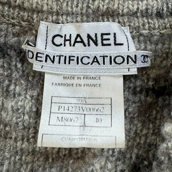 Vintage Chanel 1999 Fall Runway Grey Wool Fringe Sweater - FR 40 - Picture 12 of 16
